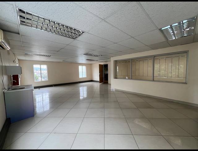 1,003M² WAREHOUSE TO LET IN STRIJDOMPARK